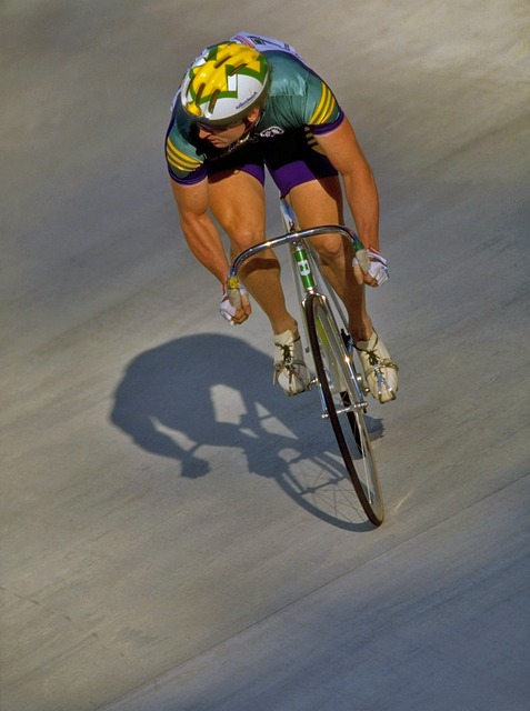 以体树人 发展学校体育.